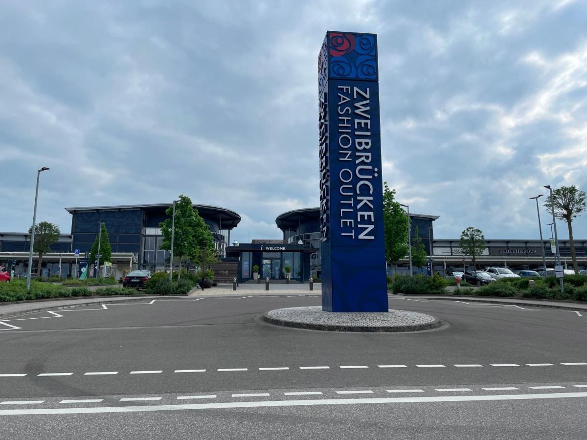 Schuhpartment Am Pfaelzer Wald Naehe Outlet Center Zweibruecken Apartment Pirmasens Luaran gambar
